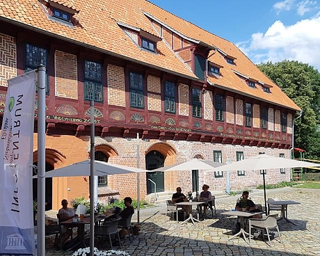 © Biosphaerium Bleckede, Schlosshof
