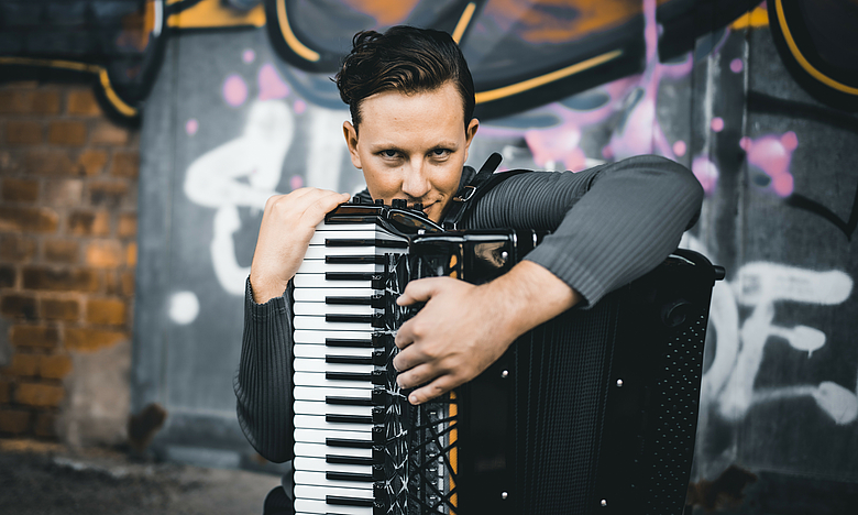 © Sebastian Madej Martynas Levickis